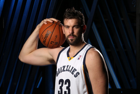 皮球滚落到 皮球滚落到